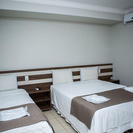 Hotel Avenida Joao Pinheiro Bagian luar foto