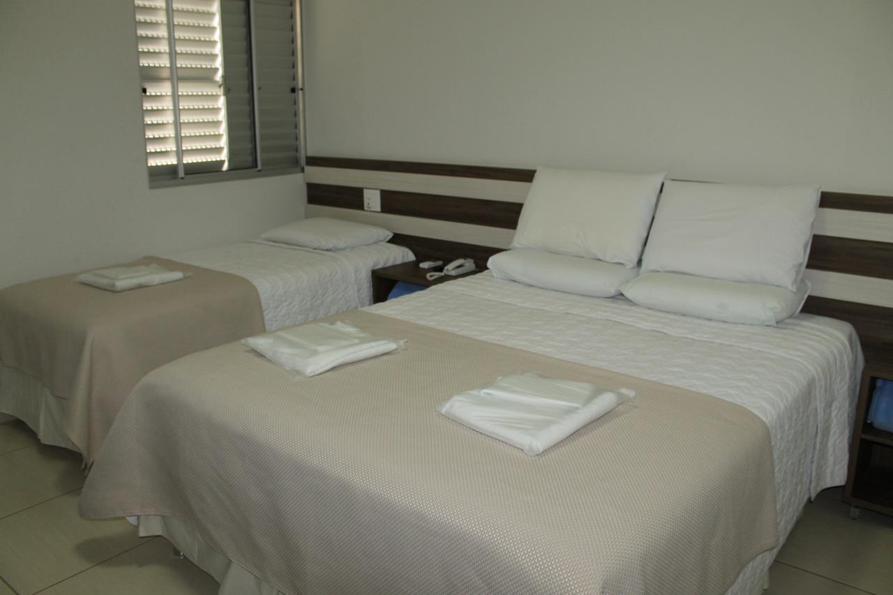Hotel Avenida Joao Pinheiro Bagian luar foto