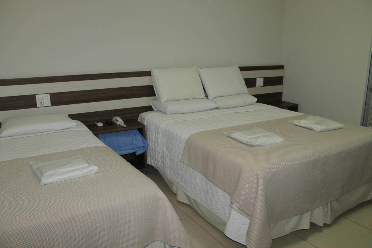 Hotel Avenida Joao Pinheiro Bagian luar foto